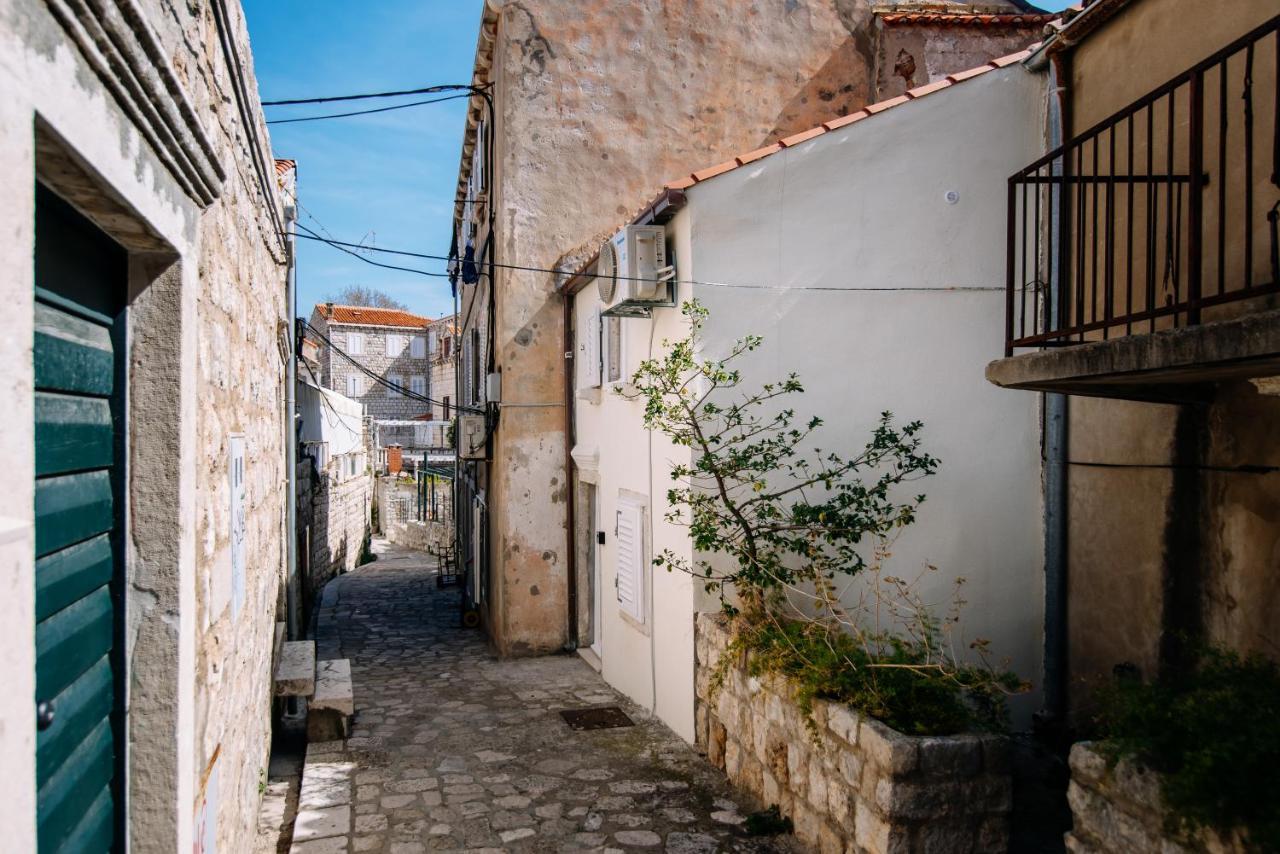 Small House Old Town By Duhomes ドゥブロブニク エクステリア 写真